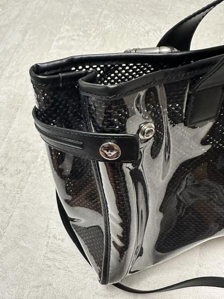 Čierna vinylová kabelka zn. armani jeans originál, armani