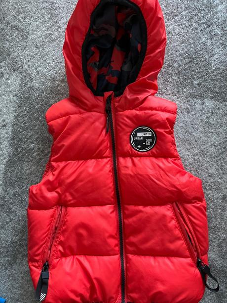 Chlapčenská vesta, reserved,92