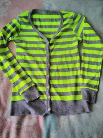 Top alebo kardigan s dlhým rukávom na gombíky, xs