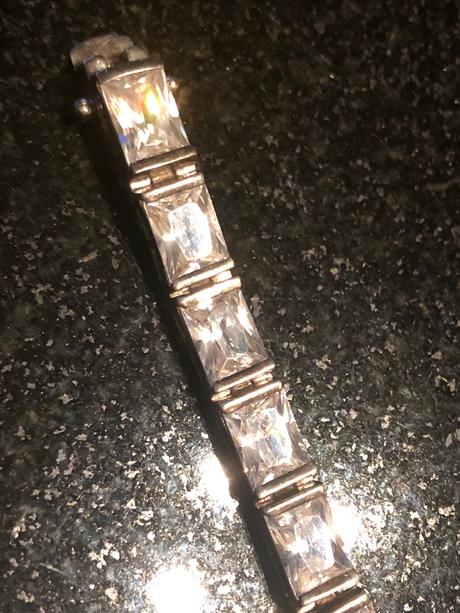 Strieborný naramok,