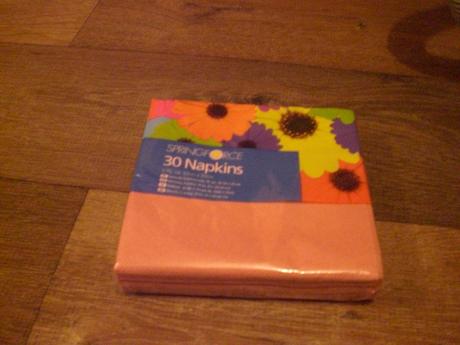 Rôzne servítky predaj aj po kusoch al. celé bal.,