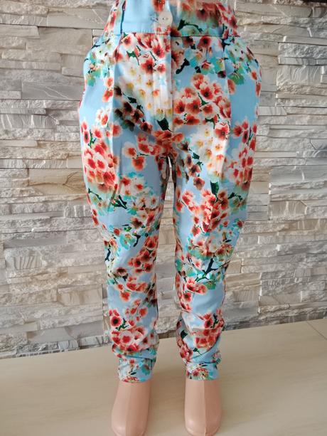 Dievčenské nohavice, 110