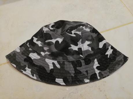 Klobúk bavl. - super stav, 134