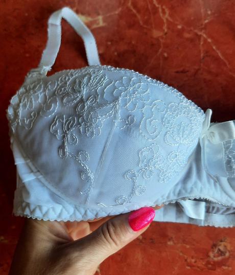 Prvá podprsenka, xs