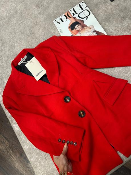 Červené lux. sako, 