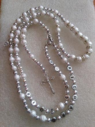 Ruženec s menom a dátumom e063,