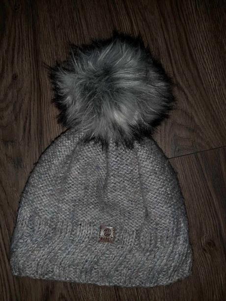 Čiapka s brmbolcom,