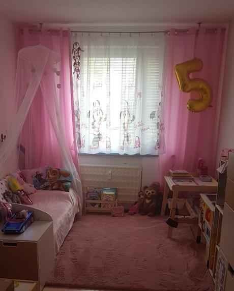 Závesy a záclona minnie, 