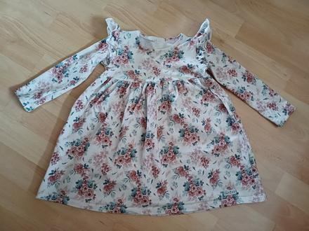 Krásne handmade šaty, 104