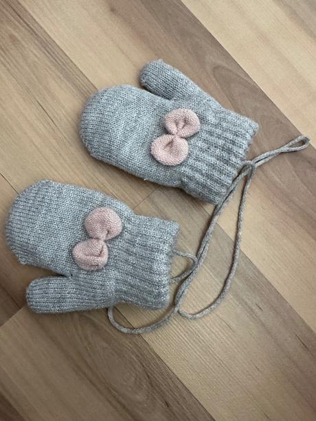 Krasne trblietave rukavicky, 68