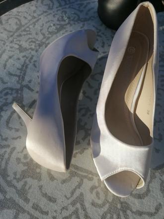 Lodičky s otvorenou špičkou, 39