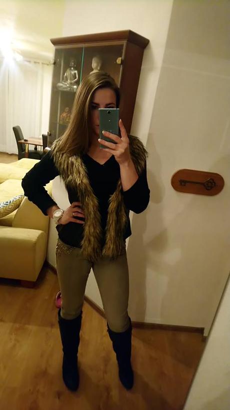 Vesta s kozusinkou, m