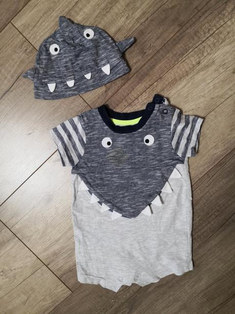 Set pre chlapca (opaľovačky + čiapka) primark, primark,62