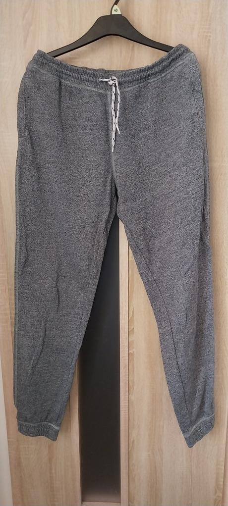 Tepláky č.182, c&a,182