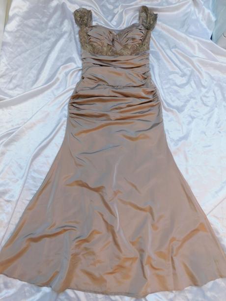 Kvalitne slavnostne saty, 38