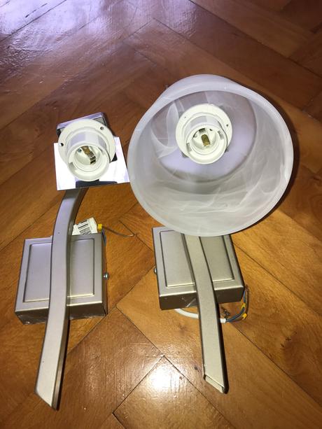 Nástenná lampa,