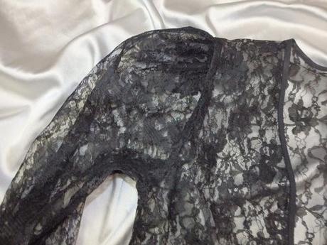 Luxusné čipkované šaty s bolerkom, m