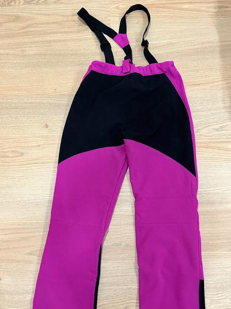 Krásne softshellové nohavice, 152