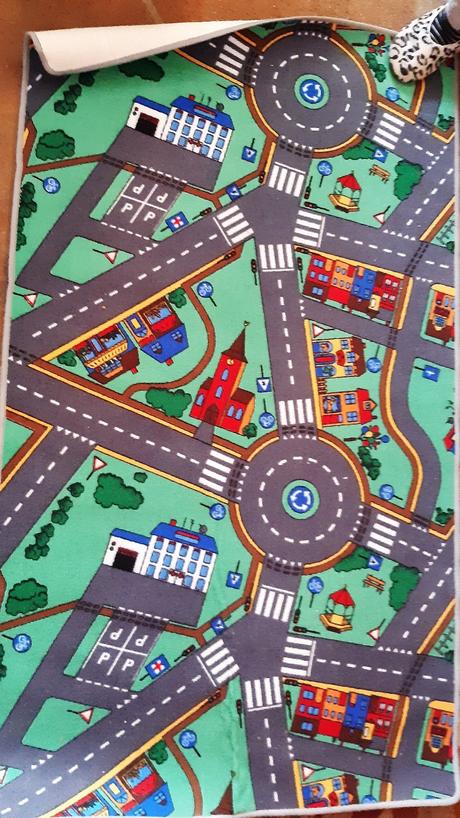 Predám zachovalý koberec., 