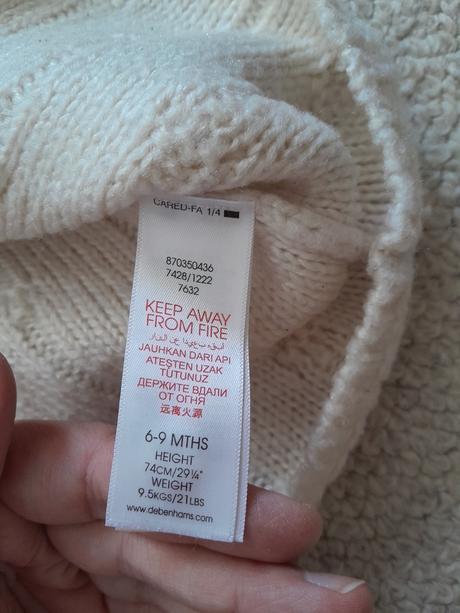 Pletene vlnene saty, 74