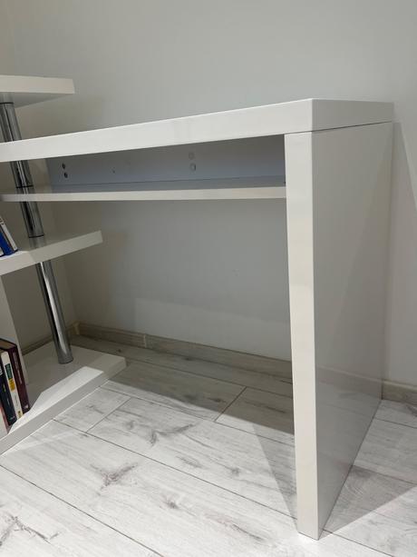 Pracovný stôl / písací stôl,