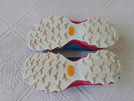 Vel. 39 damske bezecke - trailove vibram tenisky, 39