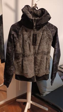 Bundicka lelosi fluffy, s