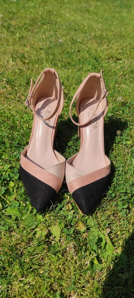 Topánky na opätku, 36