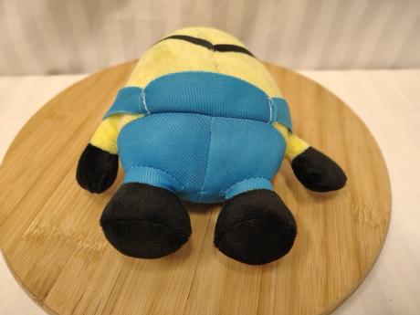 Plyšový mimoň bob vyšívané oči a prísavka, 20,5 cm,