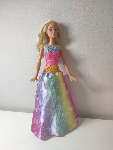 Barbie svietiaca., 