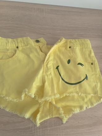 Šortky, smile,38