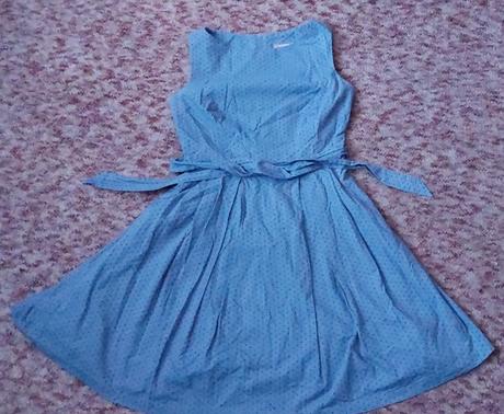 Bledomodré šaty, orsay,s