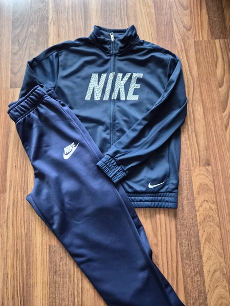 Pekná nike súprava pre chlapca, nike,152
