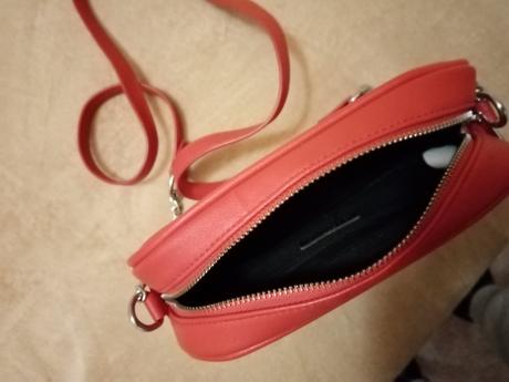 Červená kabelka, 