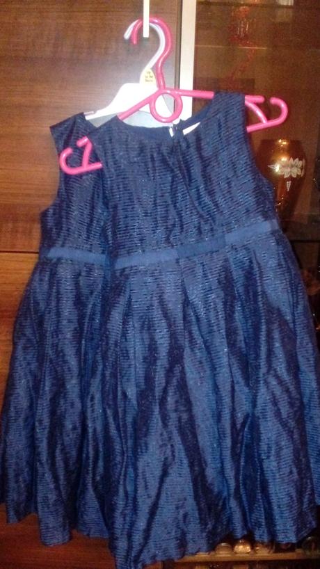 Spolocenske saty, 110