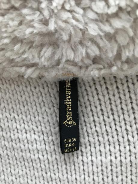 Bezovy sveter s kozusinou, stradivarius,36