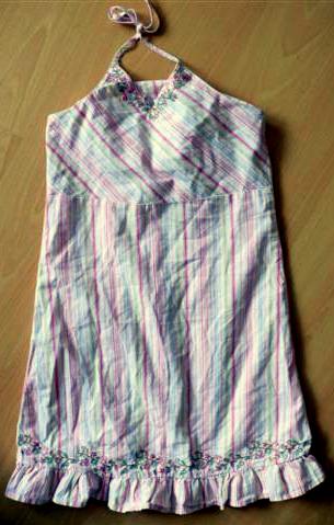 Šatôčky v super stave s kvetinkovými výšivkami, george,122