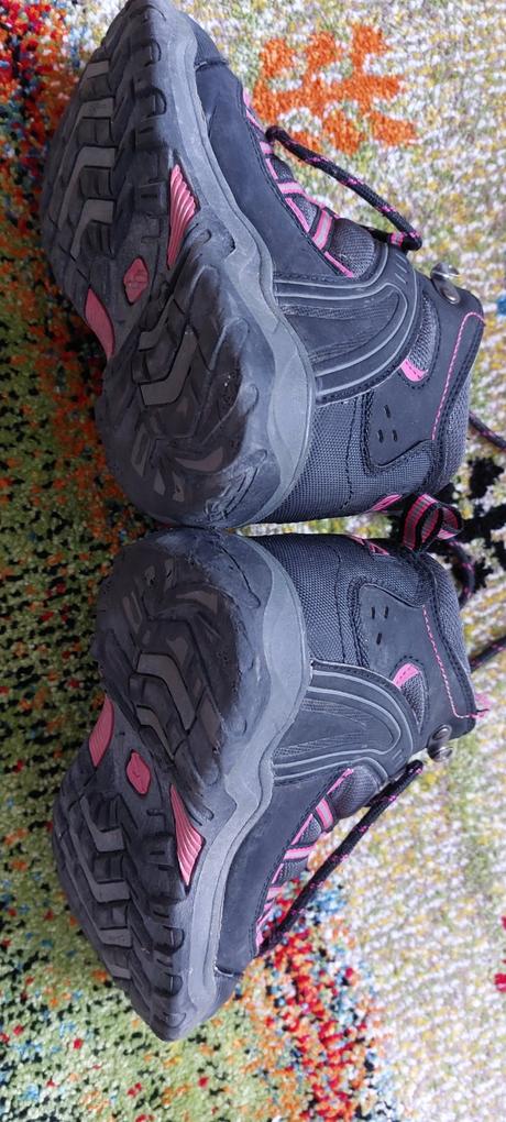 Turistické topánky, 32