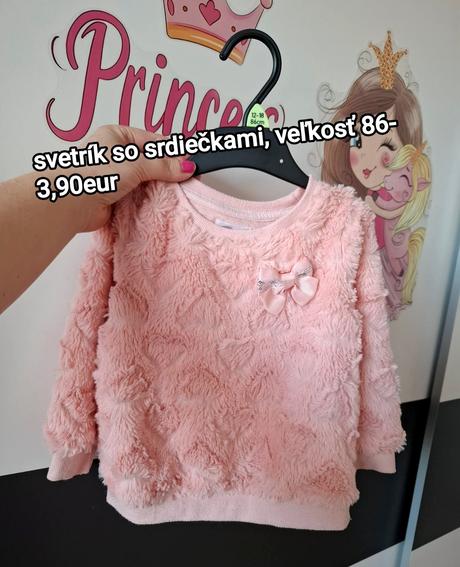 Nádherný svetrík so srdiečkami a mašličkou, 86