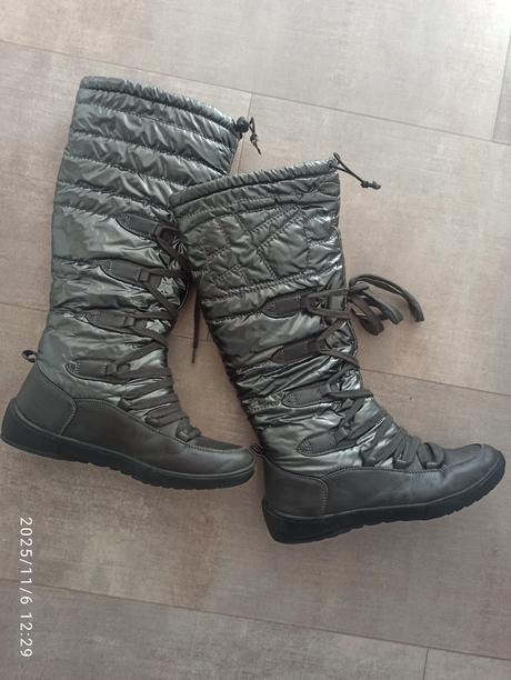 Vyteplené čižmy, 39