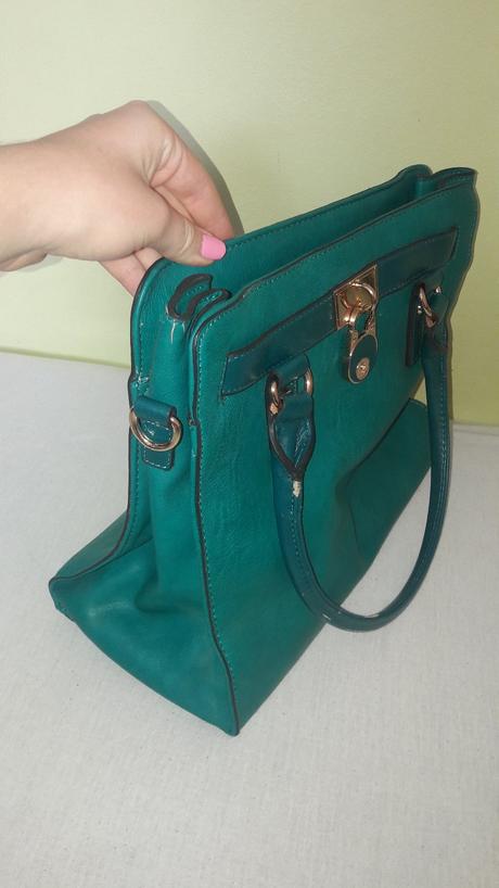 Krásna tyrkysová kabelka,