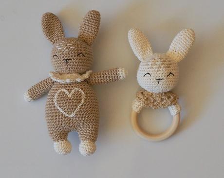 Zajačik - set hrkálka a hračka,