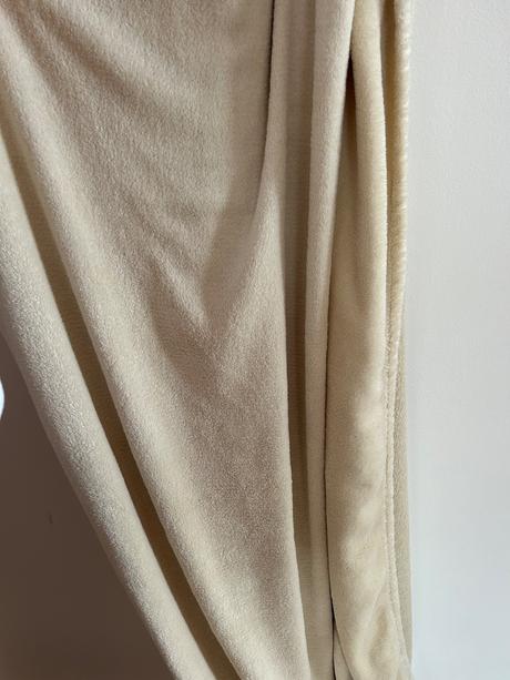 Deka hrubá krémová,