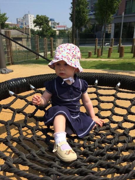 Tmavomodre saty - disney, disney,80