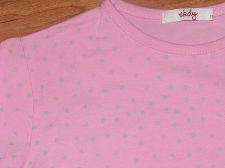 Tričko so srdiečkami v110/116, 116