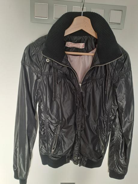 Lesklá bundička, bershka,m