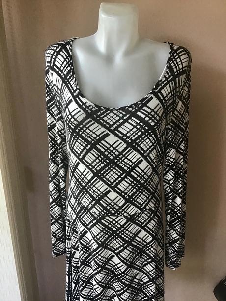 Pružné šaty /85a, 44