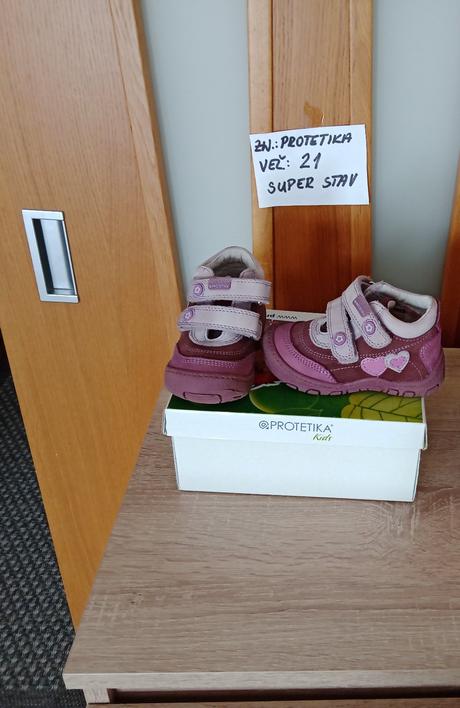 Dievčenské prechodné topánky zn.protetika,veľ.21, 21