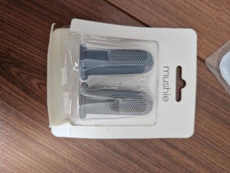 Mushie zubne kefky na prst, 