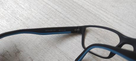 Rám na okuliare, pravé oko -0,75, ľavé -1, 